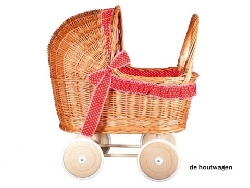 poppenwagen riet rood met witte stippen 