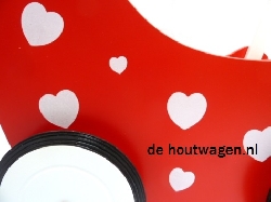 De Houtwagen | poppenwagen rood met witte hartjes | houten poppenwagens | € 69,95