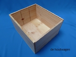 De Houtwagen | kist met schuifdeksel dikwandig 36 x 32 x 20 | wijnkisten | € 26,50