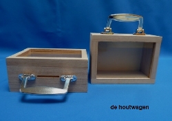 De Houtwagen | koffer met venster | houten koffers | € 11,50