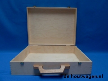 koffer nr. 4 gelakt