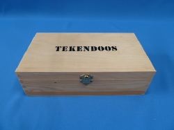 De Houtwagen | tekenkist gelakt met opschrift | houten kisten met vakverdeling | € 7,95