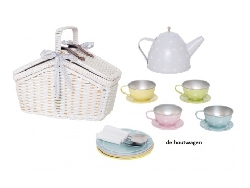 theeserviesje in witte picknickmand