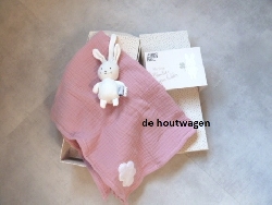 De Houtwagen | cadeauset dekentje en speenhouder konijn  | baby cadeautjes | € 19,95