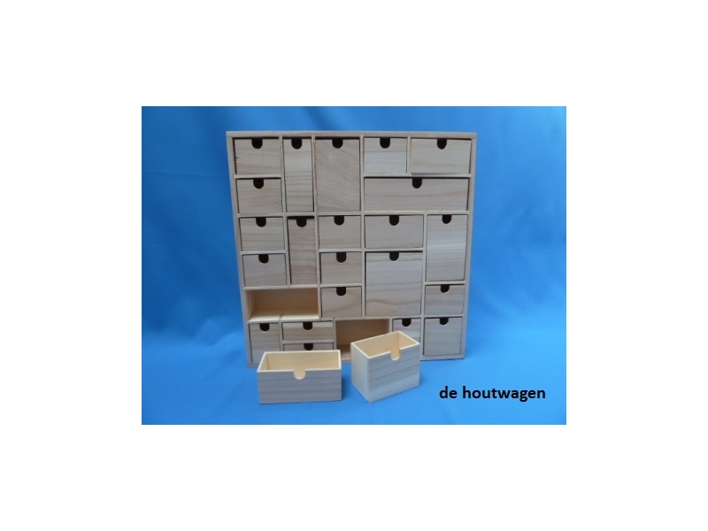 De Houtwagen | Houten Letterbak voorzien van 24  bakjes | 40 × 40 cm | letterbakken | € 47,50