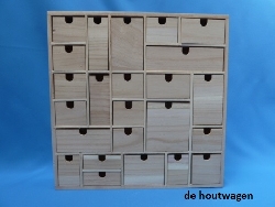 De Houtwagen | Houten Letterbak voorzien van 24  bakjes | 40 × 40 cm | letterbakken | € 47,50