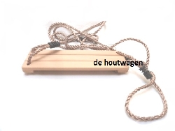 schommelplank met bruin touw