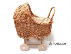 De Houtwagen | rieten poppenwagen met katoenen bekleding | rieten poppenwagens | € 69,95