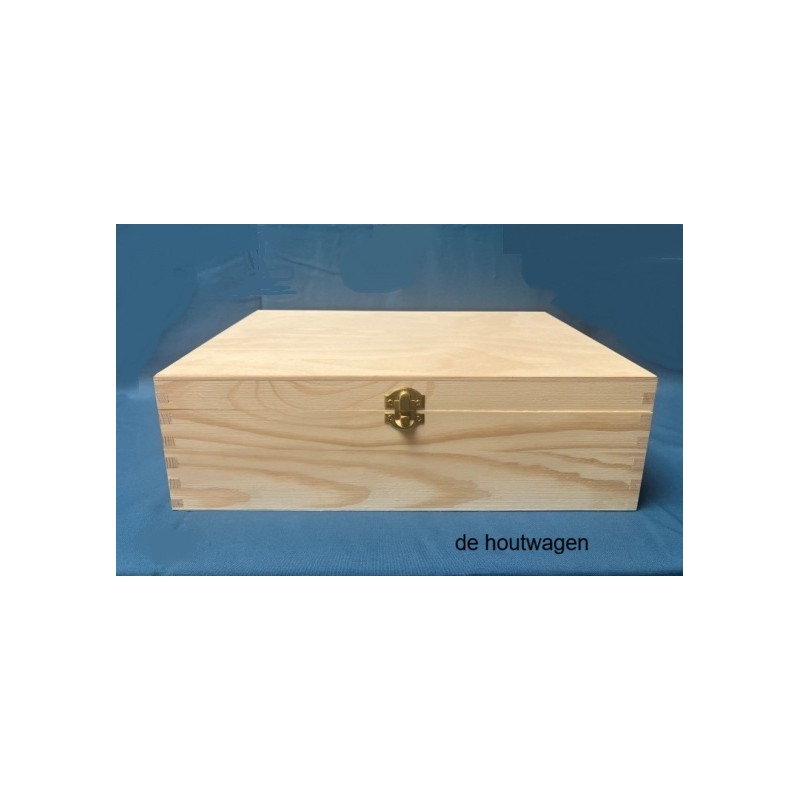 De Houtwagen | grenen kist 34 x 25 x 10 cm. met slotje | houten kisten rechthoekig | € 16,50