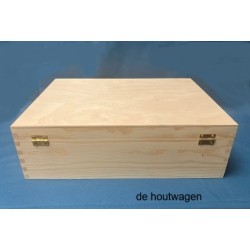 De Houtwagen | grenen kist 34 x 25 x 10 cm. met slotje | houten kisten rechthoekig | € 16,50