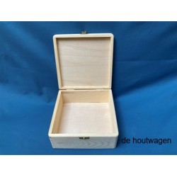 De Houtwagen | kist grenen 21 x 21 x 9 cm. met sluiting | houten kisten vierkant | € 12,95