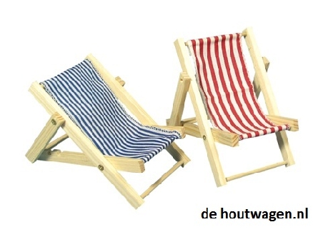 poppenhuis miniatuur ligstoel blauw
