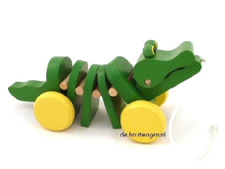 De Houtwagen | houten trekfiguur krokodil | stokroller- trekfiguur  | € 6,95