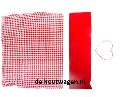 De Houtwagen | poppen beddengoed rode ruit | poppenbedjes | € 16,50