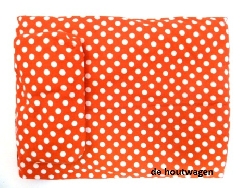 poppen beddengoed rood met witte stippen